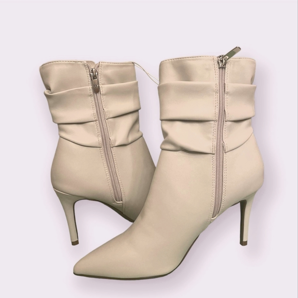 1/18/23 - ***NWT*** Marc Fisher white boots size 9 - Picture 2 of 4